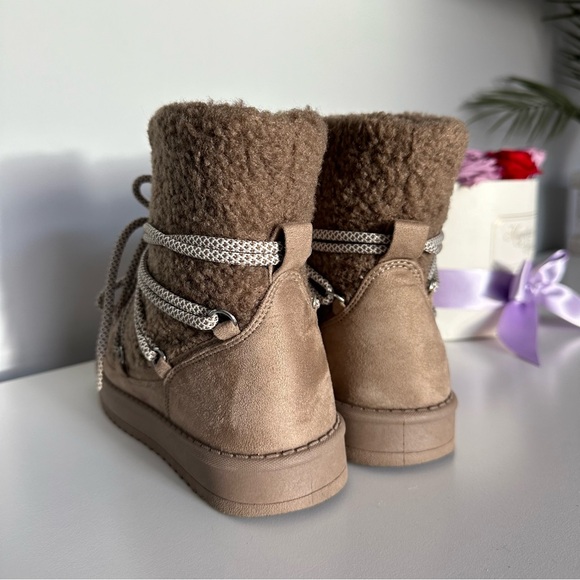 Fall winter snow boots Size 8 - Picture 6 of 9